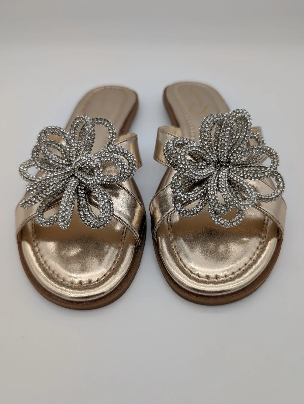 Jessica Simpson Fordin Metallic Gold Rhinestone Flower Sandals Flip Flop 7M
